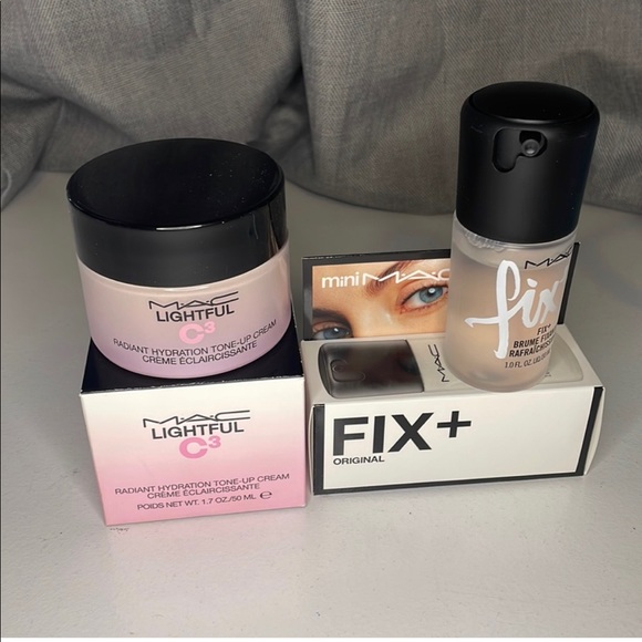Mac lightful c3 tone up cream Asia exclusive. Mini fix + brand new - Picture 1 of 2